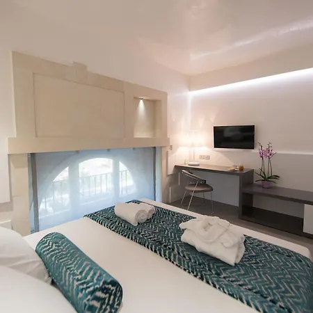 Caportigia Boutique סירקוזה